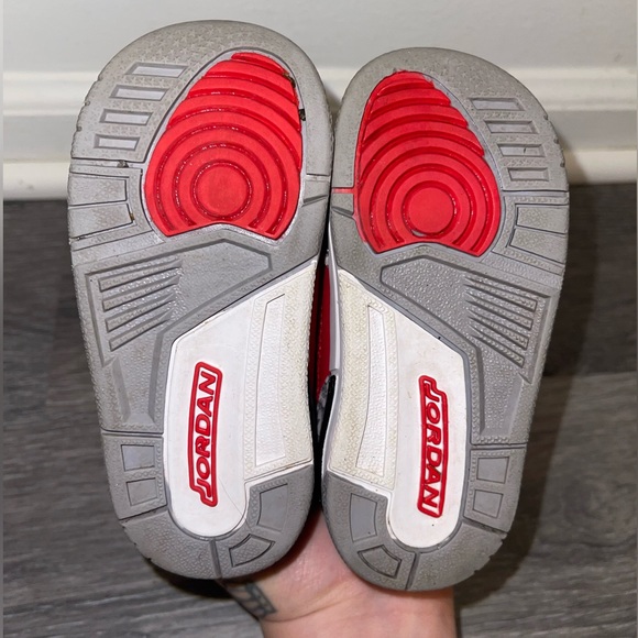 SOLD Toddler Fire Red Jordan 3 - Picture 4 of 6